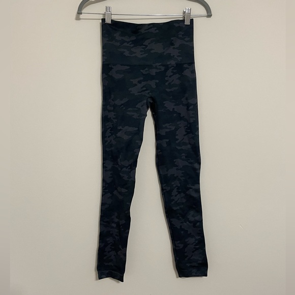 Spanx Seamless Camo Print Leggings Women's Size Medium - Picture 2 of 4